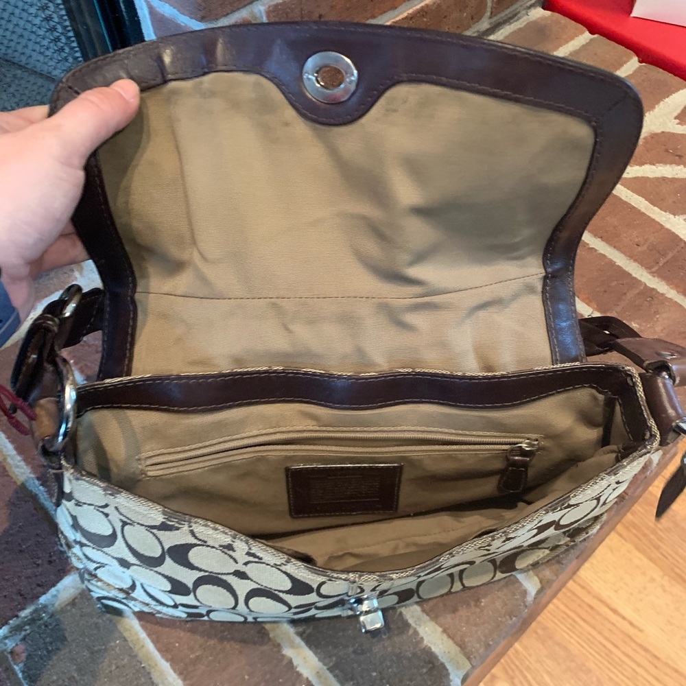 Handbag - Picture 2 of 5